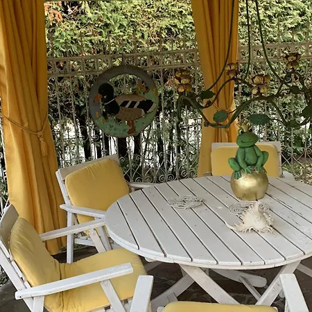 Barbarahof Pfingstrose, Zweiter Stock *